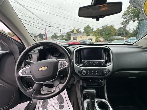 Used 2016 Chevrolet Colorado LT w/ LT Convenience Package image 12