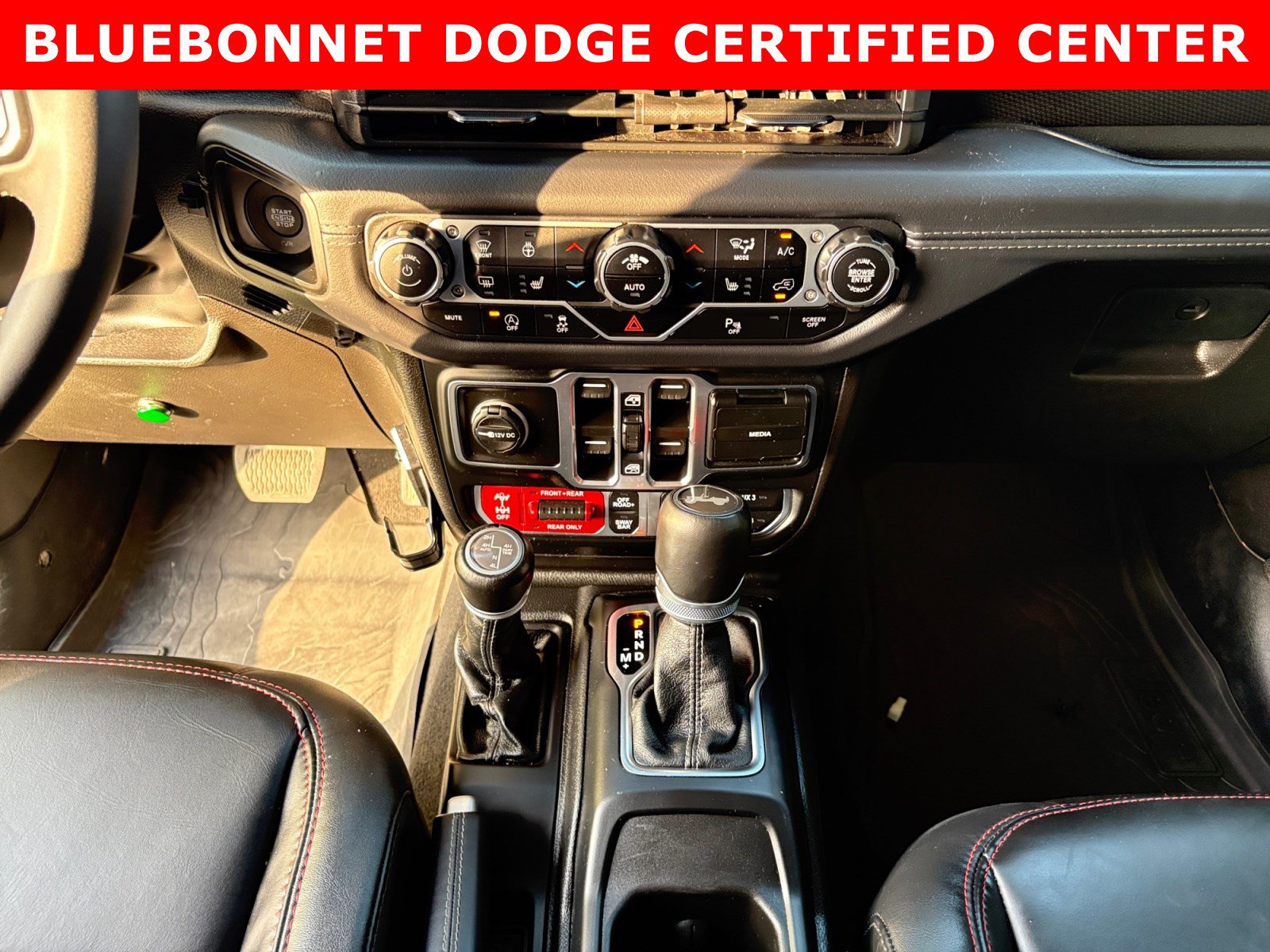 Used 2025 Jeep Wrangler Unlimited Rubicon AWD/4WD image 18