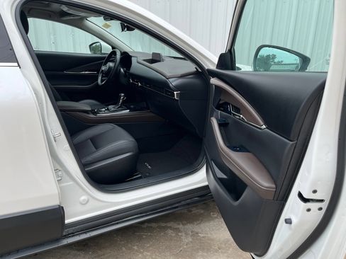 Used 2022 MAZDA CX-30 AWD 2.5 S w/ Premium Package image 16