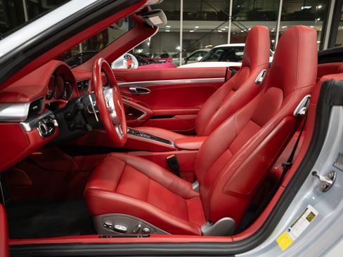 Used 2014 Porsche 911 4 Cabriolet image 10