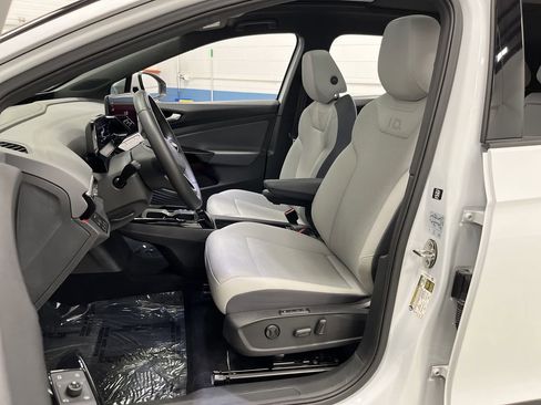 Used 2021 Volkswagen ID.4 Pro S w/ Gradient Package image 4
