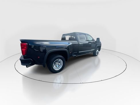 Used 2024 Chevrolet Silverado 3500 High Country w/ High Country Premium Package image 8
