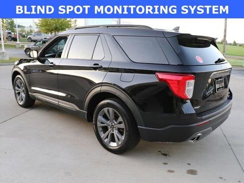 Used 2022 Ford Explorer XLT w/ Equipment Group 202A image 9