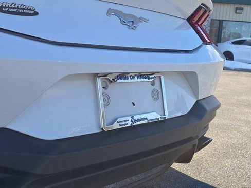 Used 2024 Ford Mustang Convertible image 7