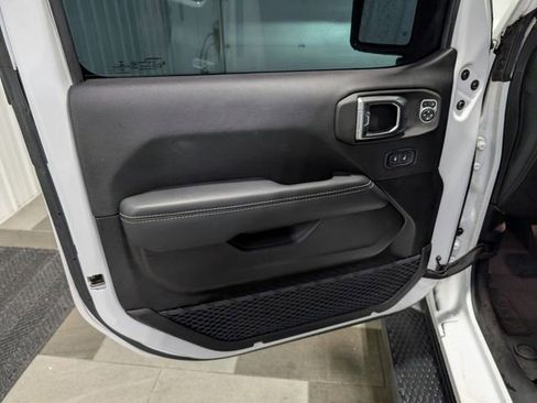 Used 2023 Jeep Wrangler Unlimited Sahara w/ Cold Weather Group image 11