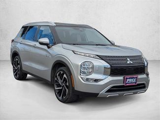Used 2023 Mitsubishi Outlander SE video 3