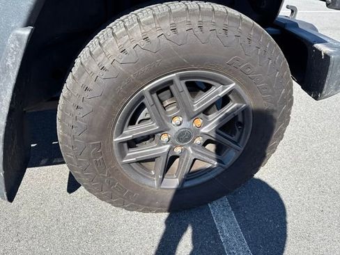 Used 2015 Jeep Wrangler Sport image 11