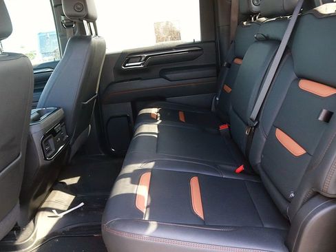 Used 2024 GMC Sierra 2500 AT4 w/ AT4 Premium Plus Package image 17