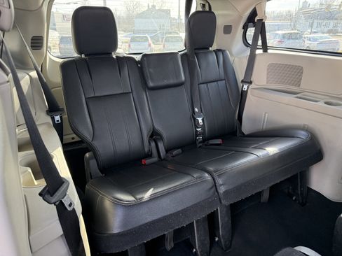 Used 2012 Chrysler Town & Country Touring w/ Entertainment Group #1 image 20