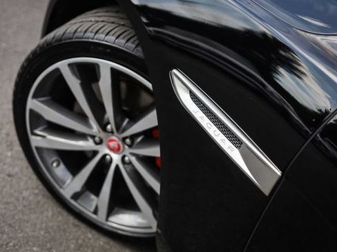 Used 2018 Jaguar XF S AWD/4WD image 21