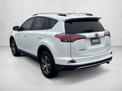 Used 2018 Toyota RAV4 XLE image 7