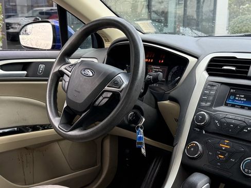 Used 2014 Ford Fusion SE image 28