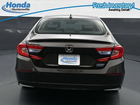 Used 2018 Honda Accord Touring image 8