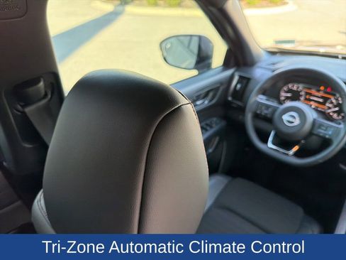 Used 2025 Nissan Pathfinder Rock Creek image 17