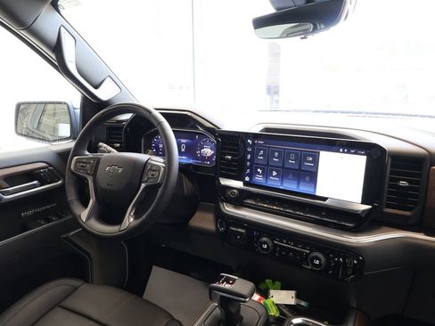 New 2026 Chevrolet Silverado 1500 High Country w/ High Country Premium Package AWD/4WD image 32