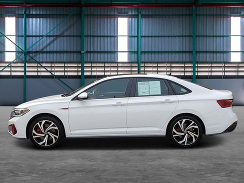Used 2022 Volkswagen Jetta GLI Autobahn FWD image 2