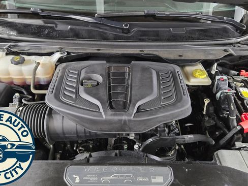 Used 2024 Jeep Wagoneer L Series II w/ Flexible Seating Group AWD/4WD image 46