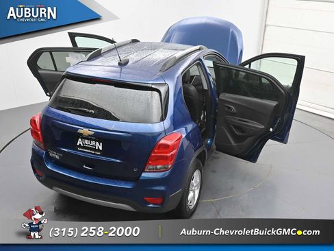 Used 2019 Chevrolet Trax LT w/ LT Convenience Package AWD/4WD image 40