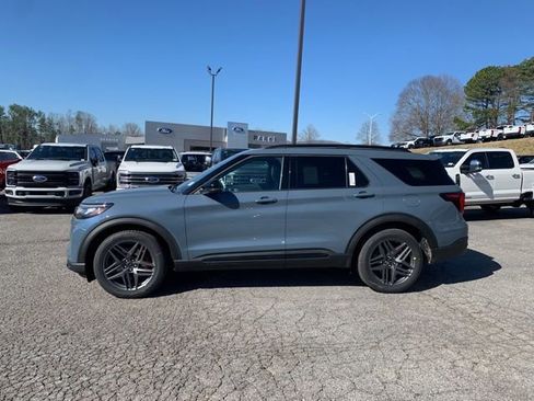 New 2026 Ford Explorer ST image 5