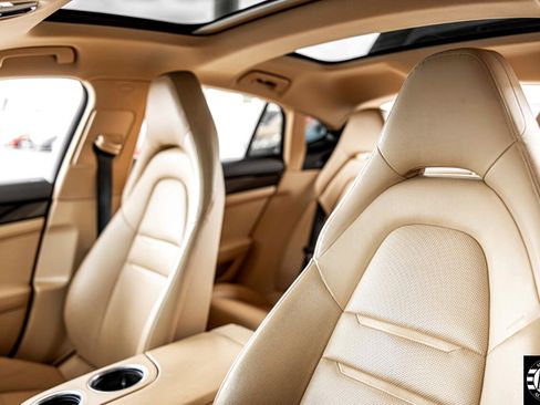 Used 2018 Porsche Panamera 4 image 16