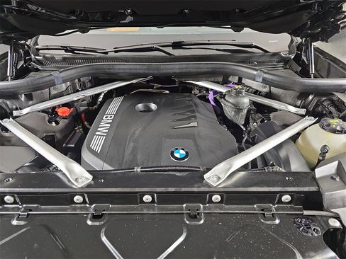 Certified 2023 BMW X7 xDrive40i w/ Premium Package image 33