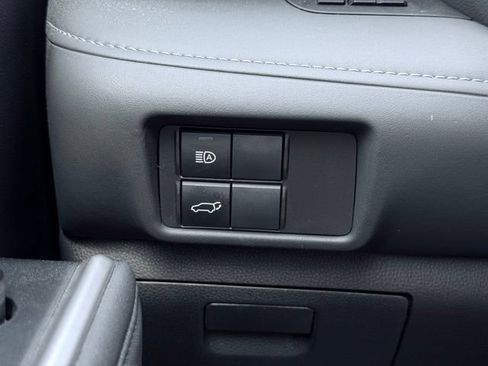 Used 2024 Toyota Highlander XLE AWD/4WD image 41