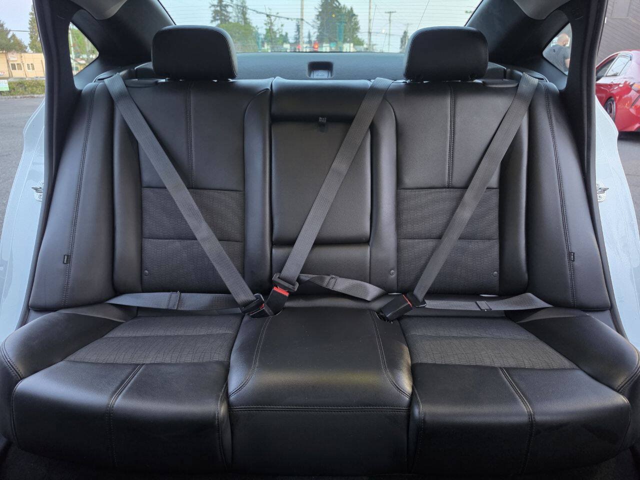 Used 2016 Chevrolet Impala LT FWD image 10