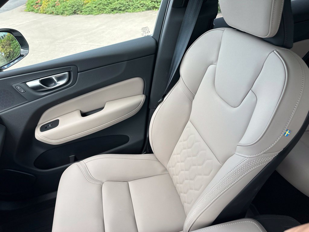 Certified 2026 Volvo XC60 T8 Plus w/ Protection Package Premier AWD/4WD image 34