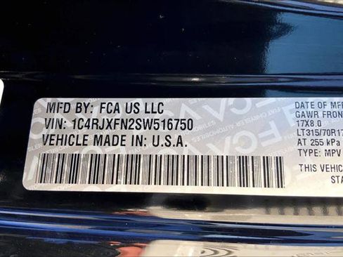 Certified 2025 Jeep Wrangler Unlimited Rubicon image 32