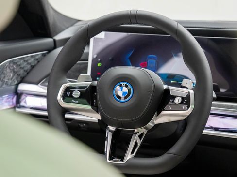 New 2026 BMW 750e xDrive AWD/4WD image 12