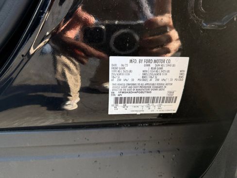 Used 2023 Ford Explorer XLT w/ Equipment Group 202A image 27