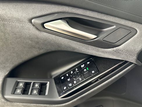 New 2027 Audi SQ6 e-tron Premium Plus AWD/4WD image 10