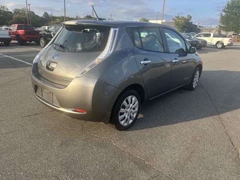 Used 2016 Nissan Leaf S w/ Charger Package FWD image 5