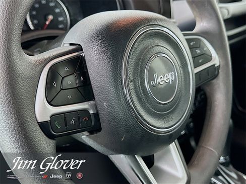 Used 2023 Jeep Renegade Latitude image 26