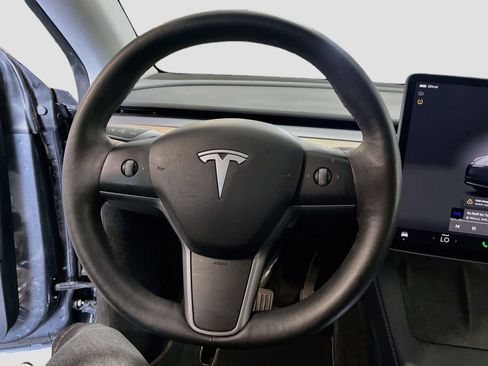 Used 2023 Tesla Model Y Long Range AWD/4WD image 10