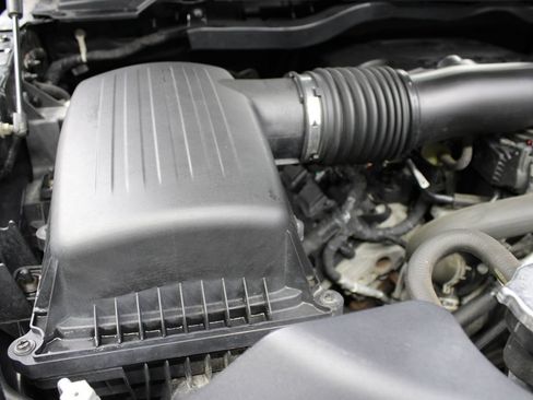 Used 2019 RAM 1500 Laramie AWD/4WD image 31