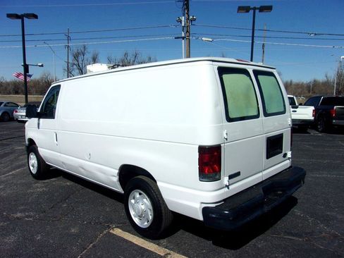 Used 2008 Ford E-150 and Econoline 150 E-150 Commercial image 8