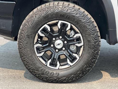 Used 2024 Chevrolet Silverado 1500 ZR2 w/ Technology Package AWD/4WD image 26