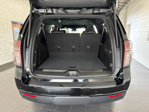 Used 2023 Chevrolet Suburban RST w/ Luxury Package AWD/4WD image 9