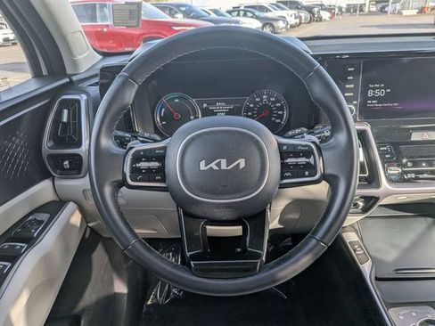 Used 2023 Kia Sorento EX image 19