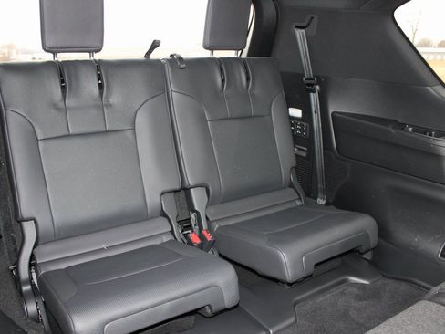 Used 2023 Lexus LX 600 4WD w/ Luxury Package image 29