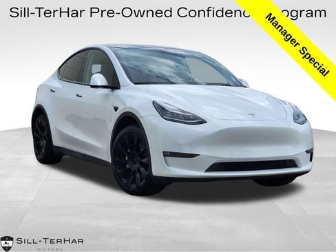 Used 2022 Tesla Model Y Long Range AWD/4WD image 1