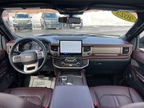 Used 2023 Ford Expedition Limited AWD/4WD image 22