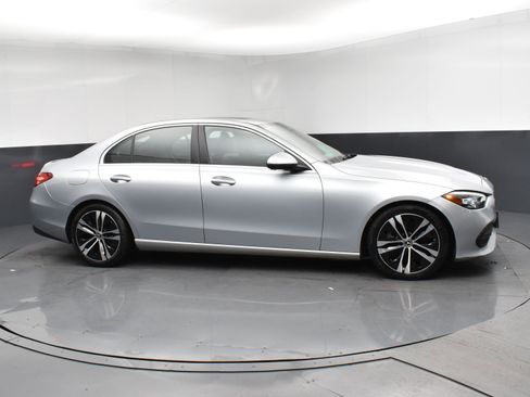 Used 2022 Mercedes-Benz C 300 4MATIC Sedan image 4