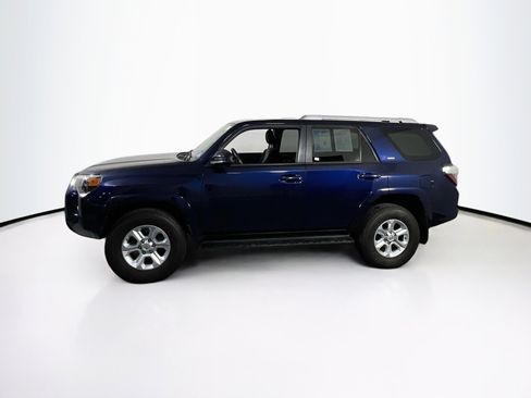 Used 2018 Toyota 4Runner SR5 image 8