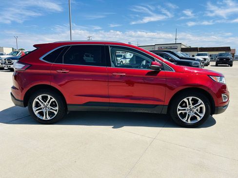 Used 2017 Ford Edge Titanium w/ Technology Package FWD image 38