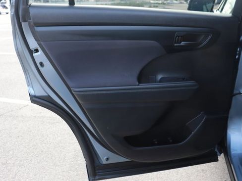 Used 2022 Toyota Highlander LE image 13
