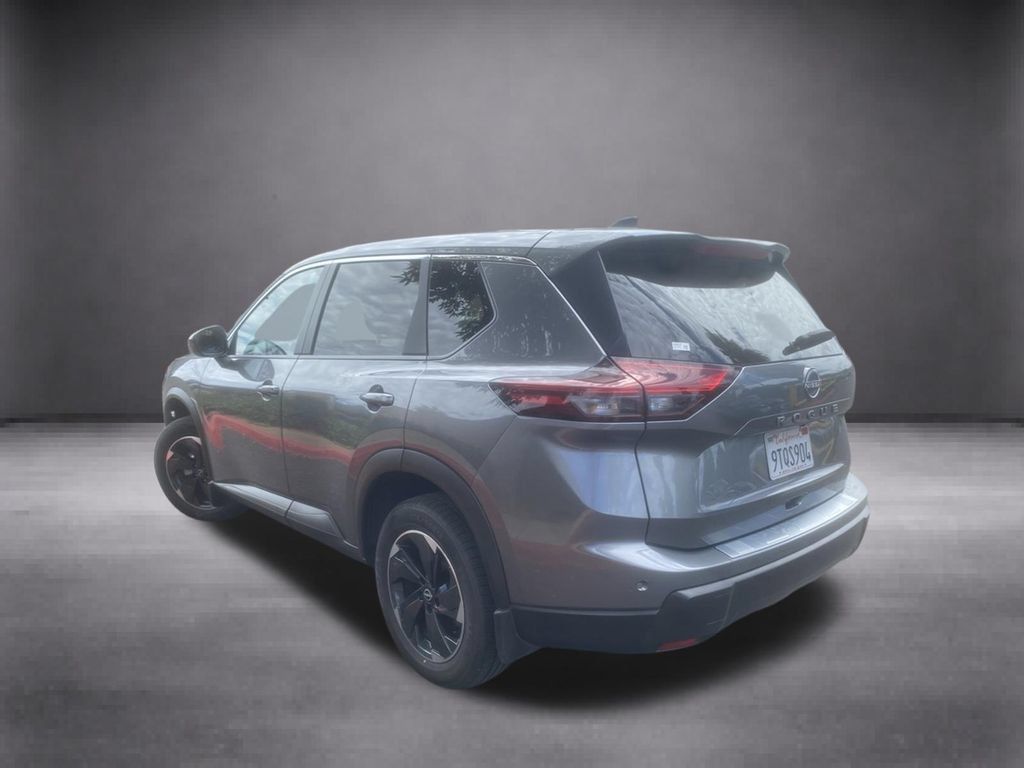 Used 2025 Nissan Rogue SV FWD image 4
