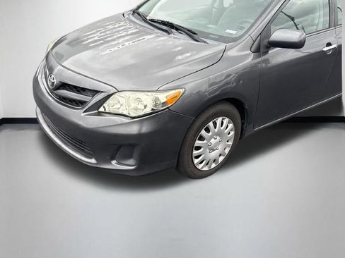 Used 2012 Toyota Corolla LE FWD image 2