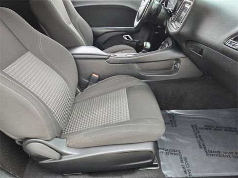 Used 2023 Dodge Challenger SXT image 14